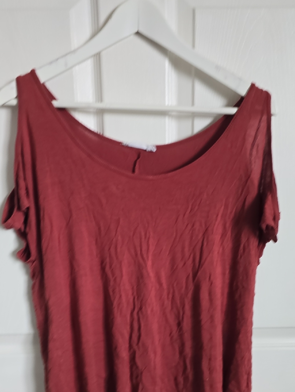 Double Zero Short Sleeve Scoop Neck Top in Wine Red